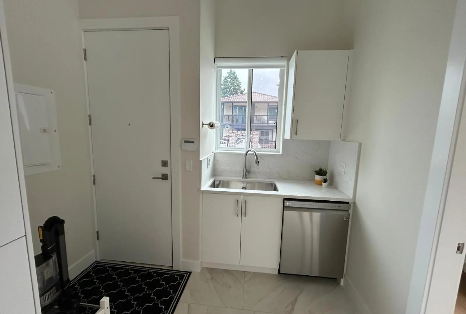 Urban Vancouver Laneway Holiday home